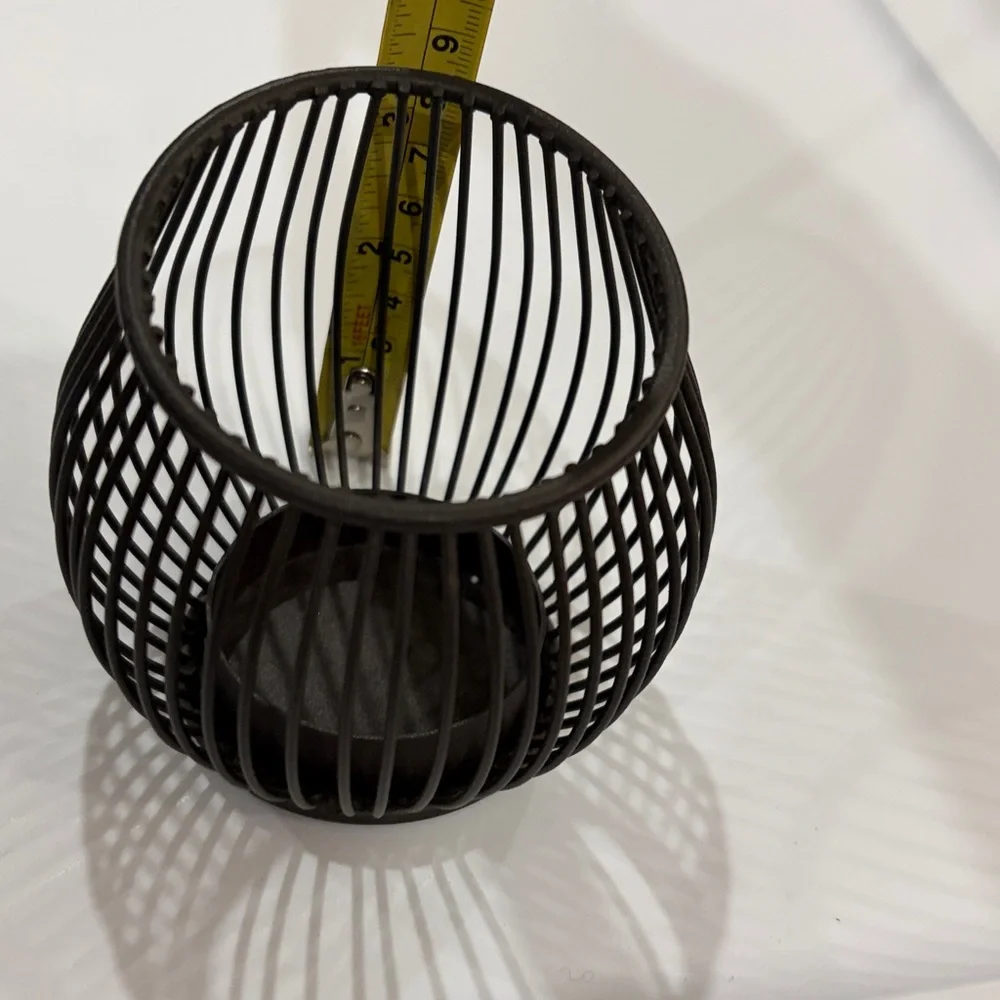 Elegant Black Wire Candle Holder - Picture 4 of 4